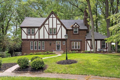/international/us/18-lefferts-court-middletown-nj-110108353402/