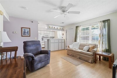 /international/us/2330-ne-68th-street-kansas-city-mo-110104587160/