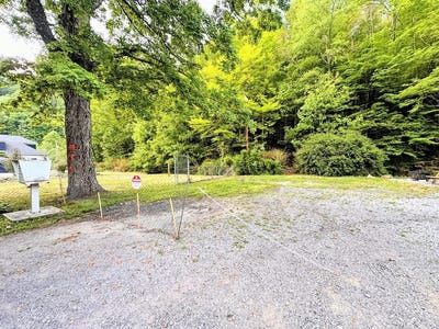 /international/us/5685-cherokee-road-ashland-wv-110108170320/