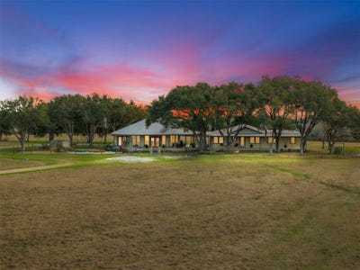 /international/us/2346-bruno-rd-schulenburg-tx-110097226139/