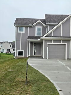 /international/us/509-w-smith-street-spring-hill-ks-110101536545/