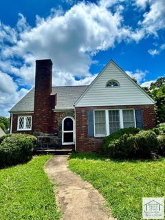 /international/us/808-spruce-street-martinsville-va-110101587276/