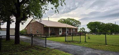 /international/us/3559-springfield-road-springtown-tx-110106675580/