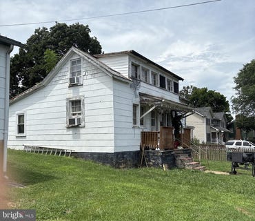 /international/us/231-mosby-lane-front-royal-va-110100973996/