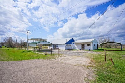 /international/us/11833-highway-90-n-bedias-tx-110106212752/