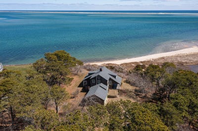 /international/us/238-cranberry-lane-north-chatham-ma-110098649123/