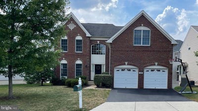 /international/us/43911-camellia-street-ashburn-va-110108439715/
