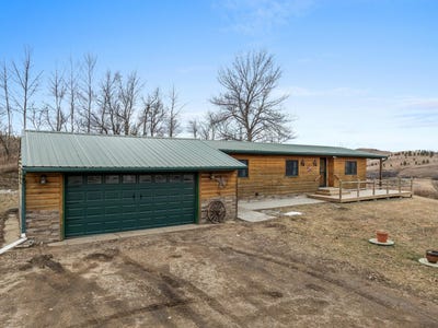 /international/us/11101-se-135th-ave-sawyer-nd-110108343835/
