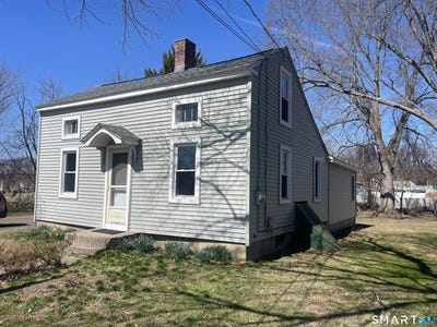 /international/us/4-pleasant-street-east-windsor-ct-110106985718/