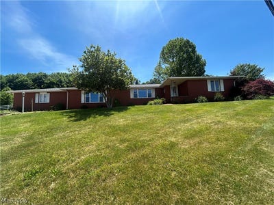 /international/us/1728-state-route-39-ne-new-philadelphia-oh-110106671702/