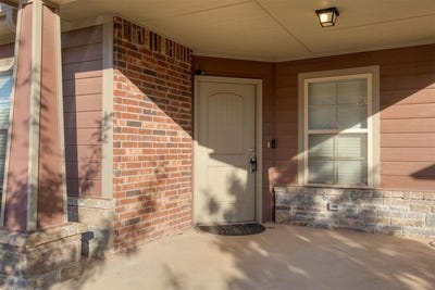 /international/us/1001-sw-92nd-street-oklahoma-city-ok-110105392809/