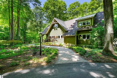 /international/us/11610-mountain-woods-drive-thompsonville-mi-110107697849/