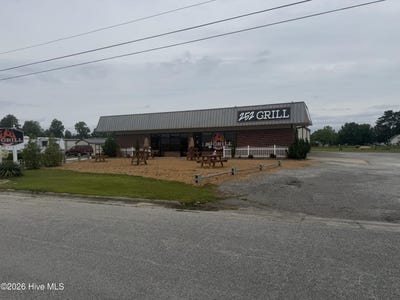 /international/us/100-berry-street-hertford-nc-110108179550/