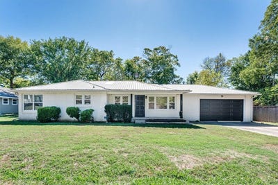 /international/us/107-e-parks-street-prairie-grove-ar-110120420961/