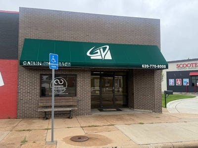 /international/us/112-n-main-st-pratt-ks-110108476393/