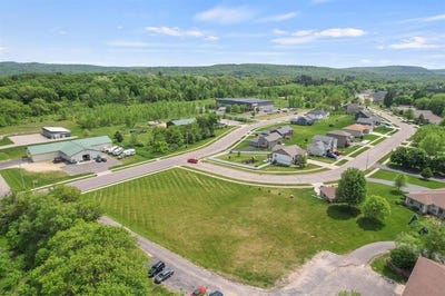 /international/us/lot-1-csm-6204-lake-street-baraboo-wi-110099693350/