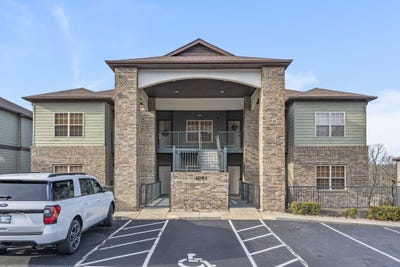 /international/us/1081-golf-drive-branson-west-mo-110108230191/
