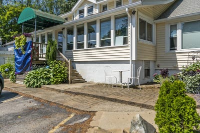 /international/us/369-main-street-ogunquit-me-110107749700/