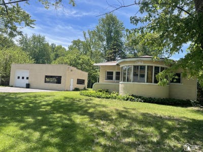 /international/us/6719-summerfield-road-temperance-mi-110108298017/