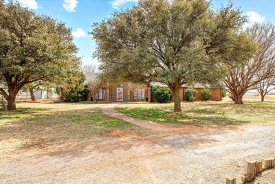 /international/us/1944-county-road-355-brownfield-tx-110100881081/