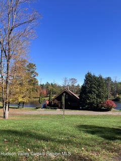 /international/us/287-game-farm-road-catskill-ny-110103571464/
