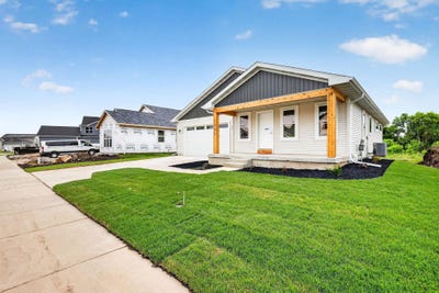 /international/us/1061-kamperschroer-way-sun-prairie-wi-110108816757/