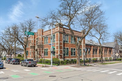 /international/us/223-e-ann-street-ann-arbor-mi-110106589721/