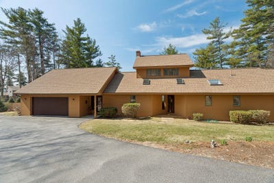 /international/us/9-umbrella-point-wolfeboro-nh-110107304567/