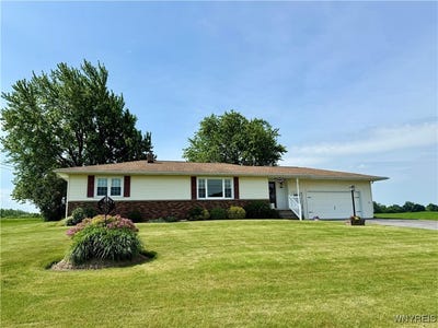 /international/us/4524-batavia-elba-townline-road-batavia-ny-110100397268/