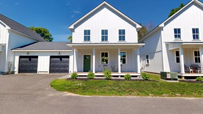 /international/us/17-magnolia-lane-gardiner-me-110109065264/