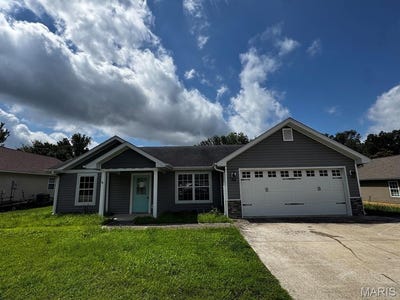 /international/us/104-avery-lane-poplar-bluff-mo-110108858319/