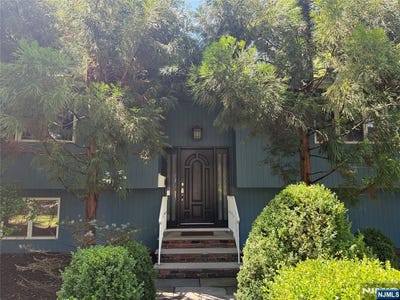 /international/us/300-lake-shore-drive-haworth-nj-110108610513/