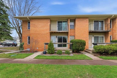 /international/us/733-w-9th-avenue-oshkosh-wi-110107337019/