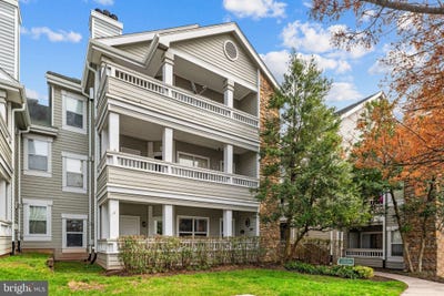/international/us/13058-autumn-woods-way-fairfax-va-110106753718/