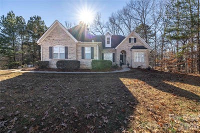 /international/us/10806-willow-oak-road-norwood-nc-110104480089/