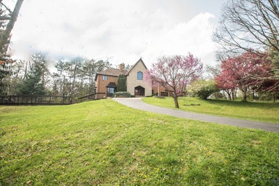 /international/us/1131-fourth-avenue-dixon-il-110101911602/