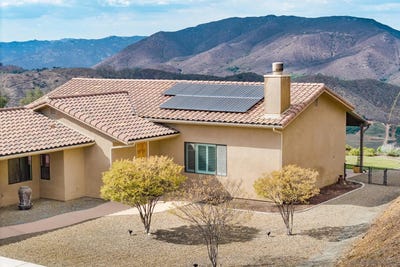 /international/us/14002-pauma-vista-drive-valley-center-ca-110119964068/