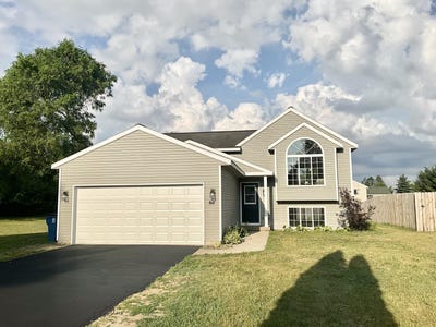 /international/us/611-willow-street-howard-city-mi-110100512637/
