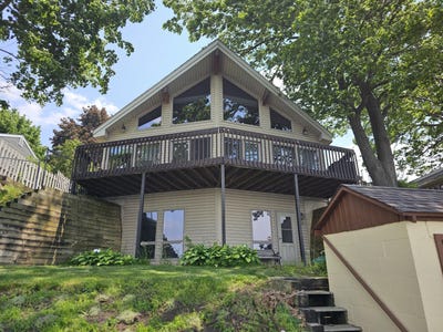 /international/us/83140-waldron-drive-lawton-mi-110100270619/
