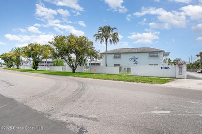 /international/us/1005-knox-mcrae-drive-titusville-fl-110100891550/