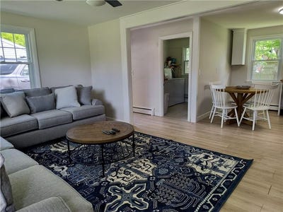 /international/us/10-reardon-drive-middletown-ri-110105853379/
