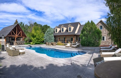 /international/us/801-deer-valley-drive-sidney-ne-110104998758/