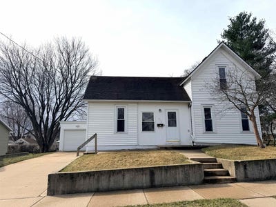 /international/us/315-e-lacrosse-street-tomah-wi-110106919344/