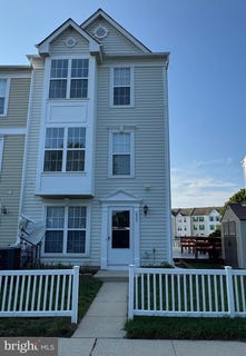 /international/us/622-leprechaun-lane-glen-burnie-md-110101211220/