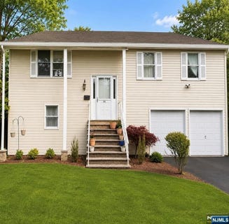 /international/us/121-wood-street-englewood-nj-110107831540/