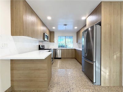 /international/us/8303-natalie-lane-west-hills-ca-110108502837/