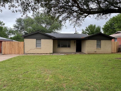 /international/us/8552-gibbs-drive-white-settlement-tx-110106963120/