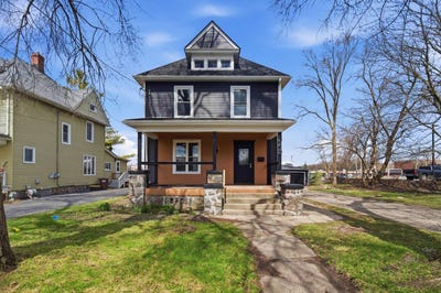 /international/us/645-e-calhoun-street-woodstock-il-110108350620/