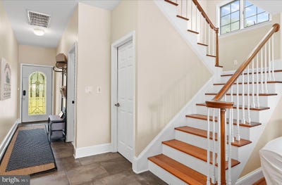 /international/us/6011-sunnyside-court-east-new-market-md-110099734120/