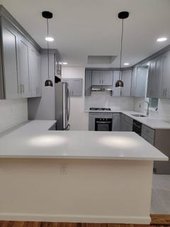 /international/us/57-08-260th-street-little-neck-ny-110107418360/